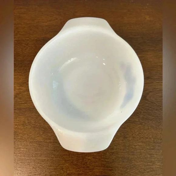 Anchor Hocking Fire King Blue Corn
Flower 12oz Casserole Dish #472 Pristine Cond - Picture 5 of 9